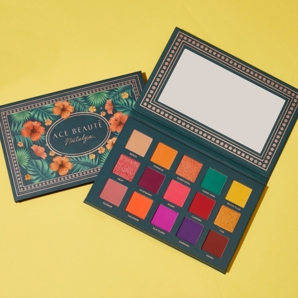 Nostalgia Eyeshadow Pallete